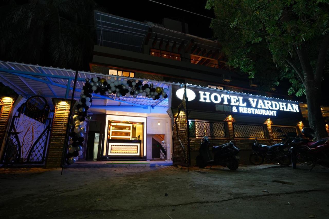 Hotel Vardhan Silvassa Exterior photo
